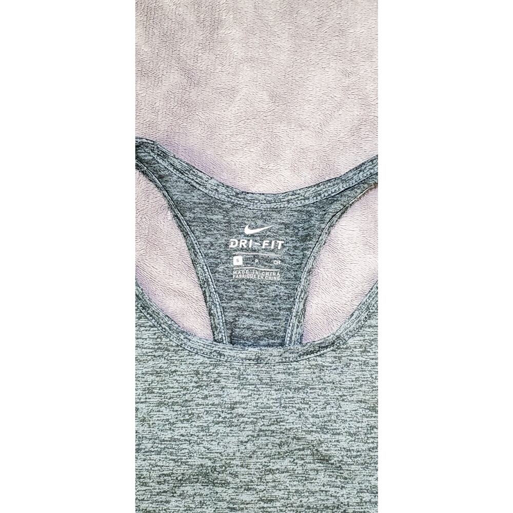 Lot of 2 Nike Athletic Tank Top Sz S Workout Running Yoga Gray Purple C28-2 - Picture 2 of 7